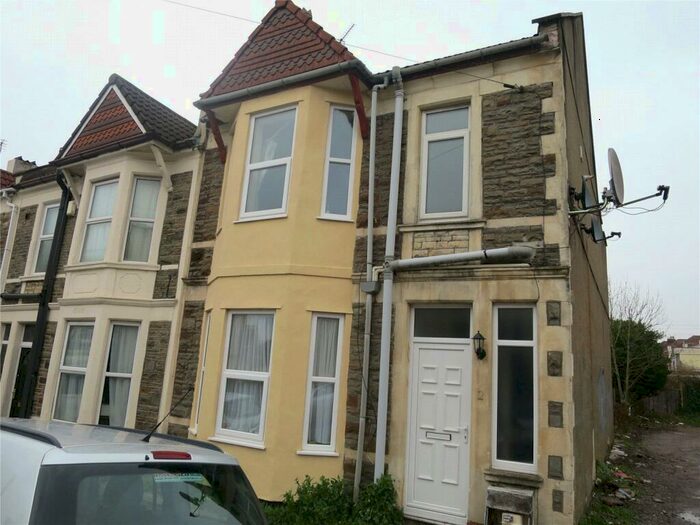 5 Bedroom Semi-Detached House To Rent In Hinton Road, Fishponds, Bristol, BS16