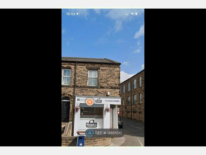 2 Bedroom Flat To Rent In Bradford Road, Birstall, WF17