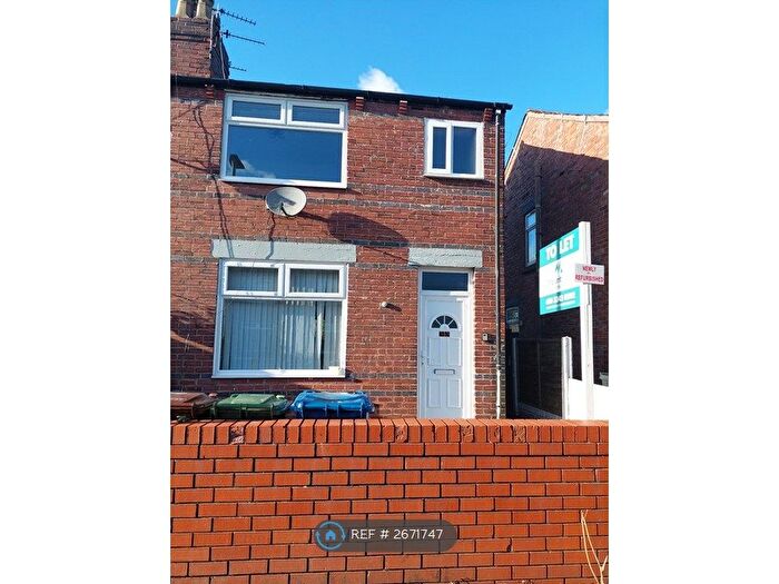 3 Bedroom Semi Detached House To Rent In New Street, Platt Bridge, Wigan, WN2