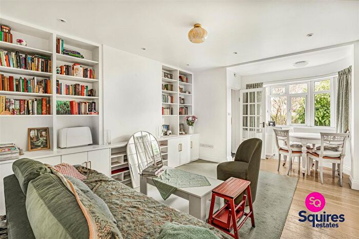 2 Bedroom Flat For Sale In Abercorn Road, Mill Hill, London, NW7