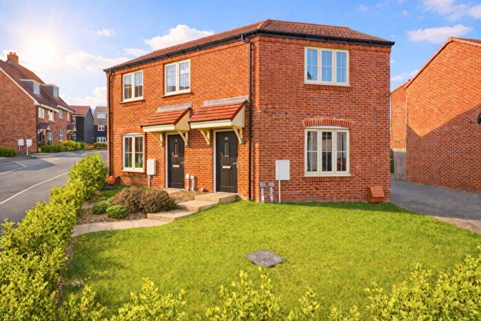 1 Bedroom Maisonette For Sale In Osprey Drive, St. Albans, Hertfordshire, AL4