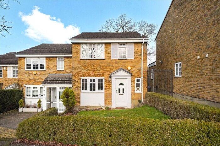 3 Bedroom End Of Terrace House To Rent In Crofton Way, Enfield, EN2