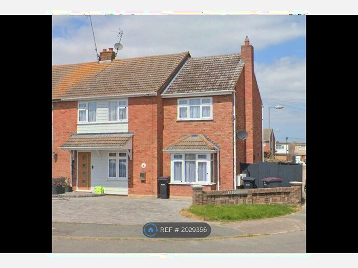4 Bedroom Semi-Detached House To Rent In Beech Road, Hullbridge, Hockley, SS5