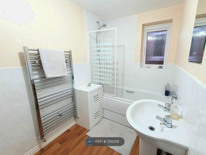 3 Bedroom Semi-Detached House To Rent In Scholars Rise, Middlesbrough, TS4