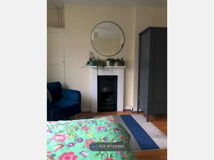 1 Bedroom Flat To Rent In Aberdour Street, London, SE1