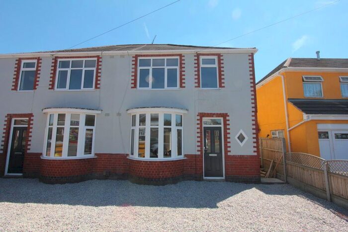 3 Bedroom Semi-Detached House To Rent In Forest Road, Hinckley, LE10