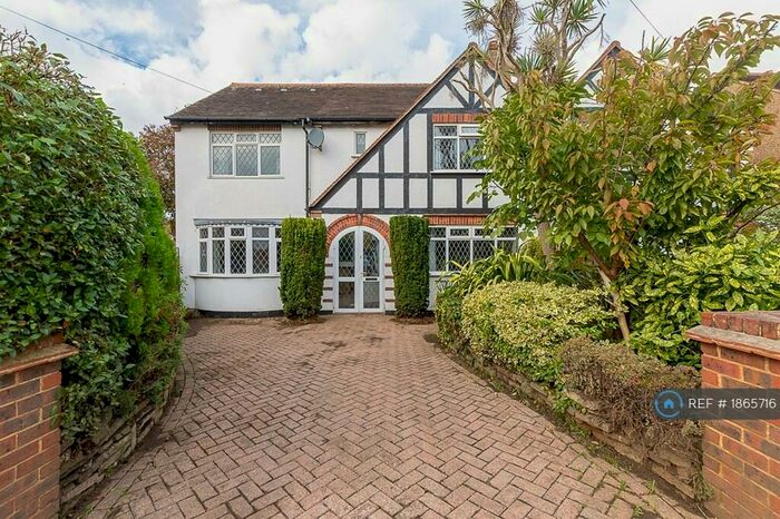 5 Bedroom Semi-Detached House To Rent In Windsor Road, Worcester Park, KT4