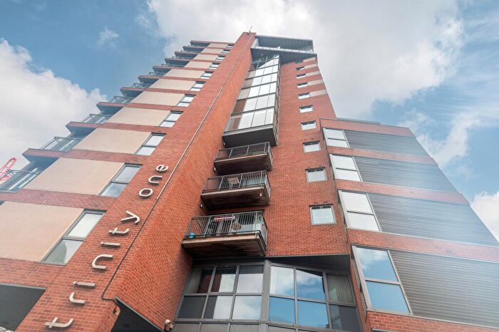 2 Bedroom Flat To Rent In Trinity One, Leeds, LS9