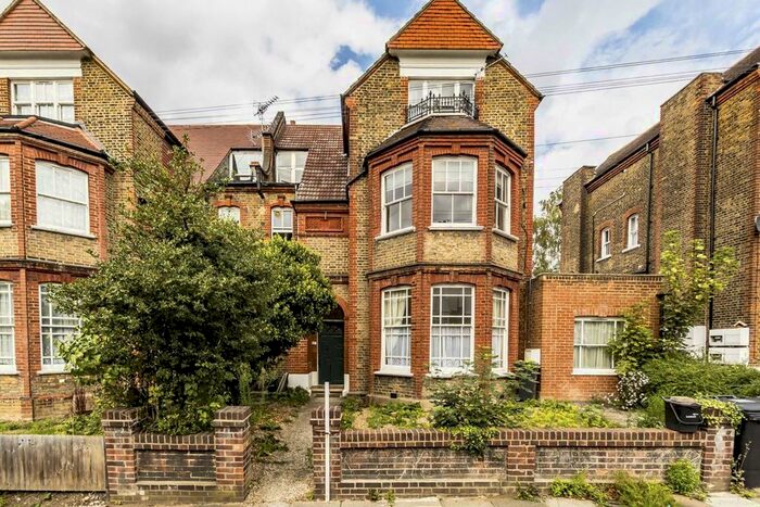 1 Bedroom Flat To Rent In Kirkstall Road, London, SW2