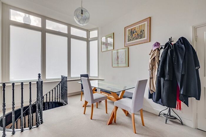 2 Bedroom Flat For Sale In Dawes Road, Fulham, SW6
