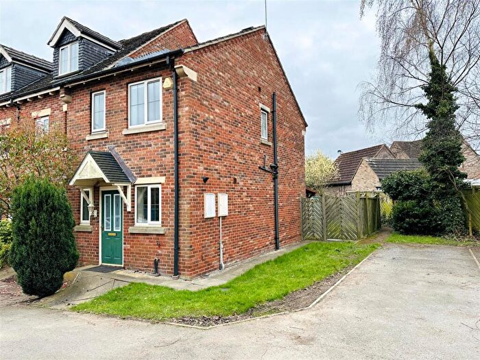 2 Bedroom End Of Terrace House For Sale In Periwinkle Court, Goole, DN14