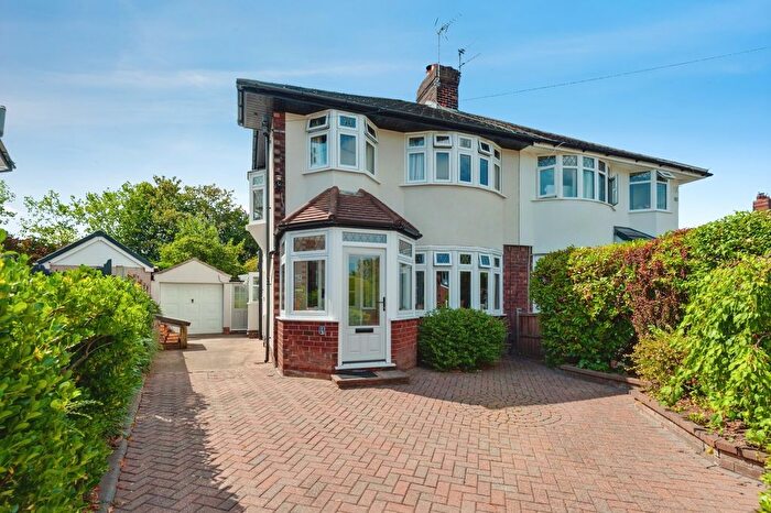 3 Bedroom Semi-Detached House For Sale In Heath Drive, Runcorn, Cheshire, WA7