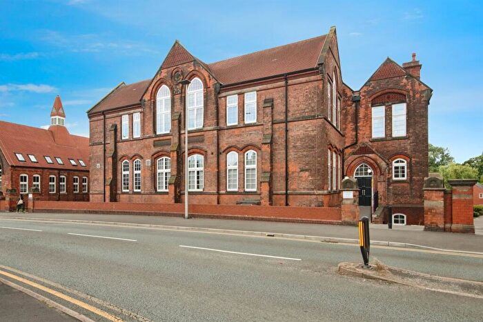 2 Bedroom Apartment For Sale In Crocketts Lane, Smethwick, B66