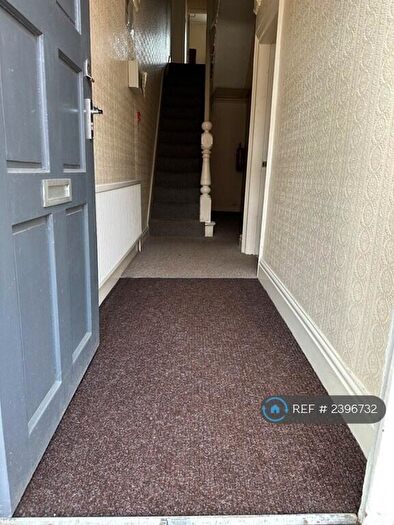 5 Bedroom Terraced House To Rent In Longford Place, Manchester, M14