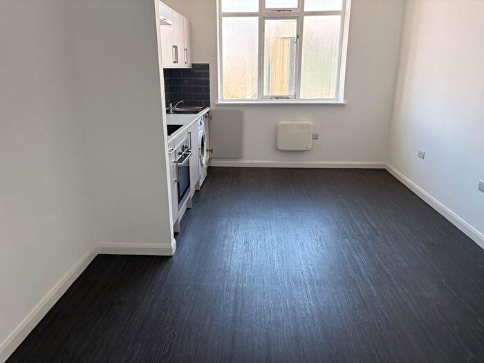 Studio To Rent In East Parade, Bradford, BD1