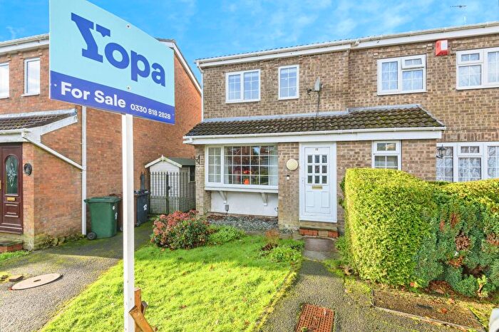 3 Bedroom Semi-Detached House For Sale In Duich Road, Bradford, BD6