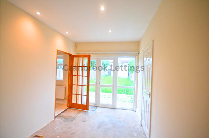 3 Bedroom Terraced House To Rent In Ilford, IG4