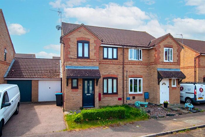 3 Bedroom Semi-Detached House To Rent In Rodwell Gardens, Old Farm Park, MK7