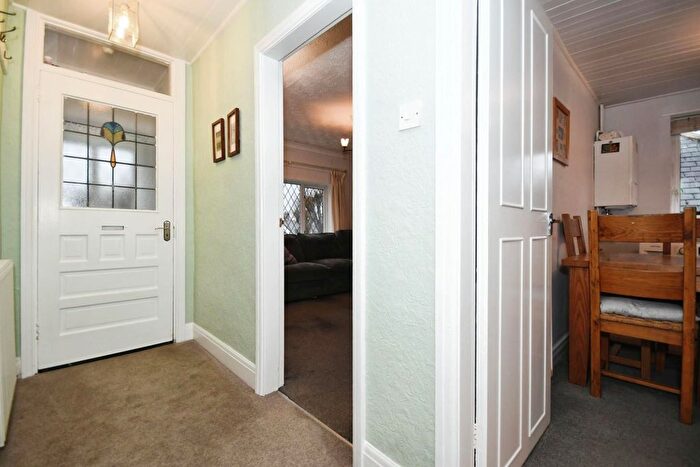 2 Bedroom Detached Bungalow For Sale In Holmebank West, Brockwell, Chesterfield, S40