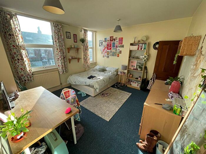 6 Bedroom Terraced House To Rent In Newport Gardens, Headingley, Leeds, LS6
