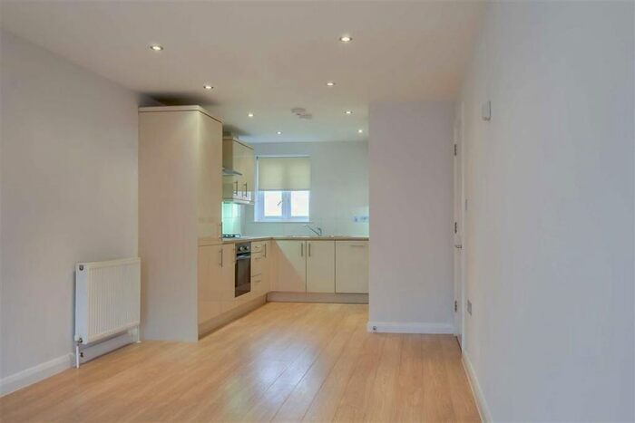 1 Bedroom Flat To Rent In High Street Wanstead, Wanstead E11