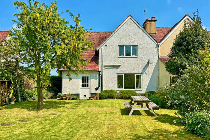 3 Bedroom Semi-Detached House For Sale In Meadside, Dorchester-on-Thames, OX10