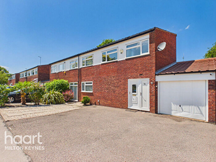 3 Bedroom Semi-Detached House For Sale In Plowman Close, Greenleys, MK12