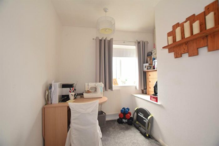 3 Bedroom Town House For Sale In Rosthwaite Close, Middleton, Manchester, M24