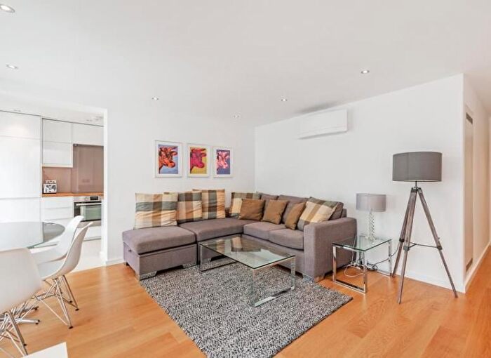 3 Bedroom Mews To Rent In Bendall Mews, Marylebone, London, NW1