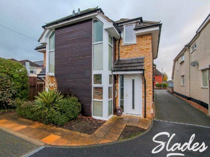 1 Bedroom Cluster House To Rent In The Beehive, Jumpers Road, Christchurch, Dorset, BH23