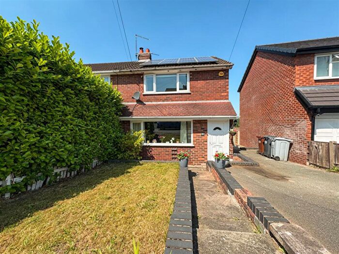 4 Bedroom Semi-Detached House For Sale In Semper Close, Congleton, CW12
