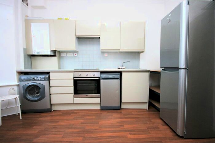 2 Bedroom Flat To Rent In Clonbrock Road, Stoke Newington, N16
