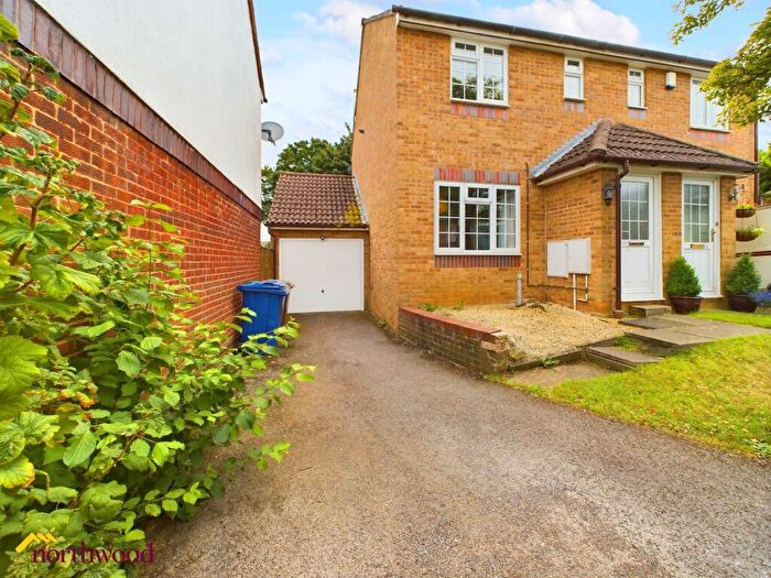 2 Bedroom Semi-Detached House To Rent In Hereford Way, Banbury, OX16
