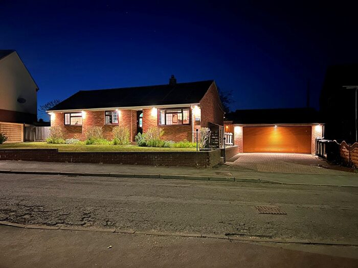 3 Bedroom Detached Bungalow For Sale In Queensway, Netheravon, Salisbury, SP4