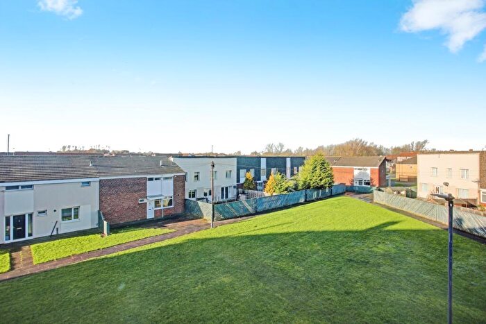 2 Bedroom Flat For Sale In Chesters Avenue, Newcastle Upon Tyne, Tyne And Wear, NE12