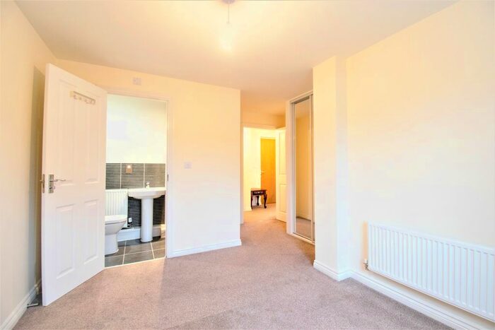 2 Bedroom Flat To Rent In Dodd Road, Leggatts Green, Watford, WD24