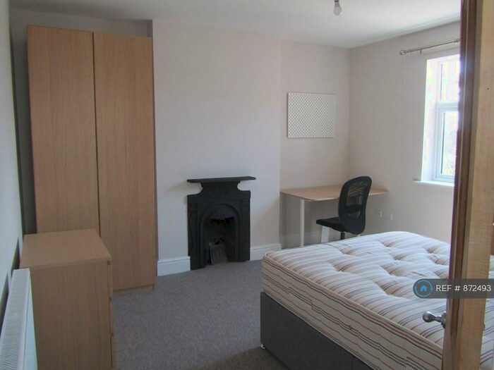 6 Bedroom Terraced House To Rent In Wellington Hill, Bristol, BS7