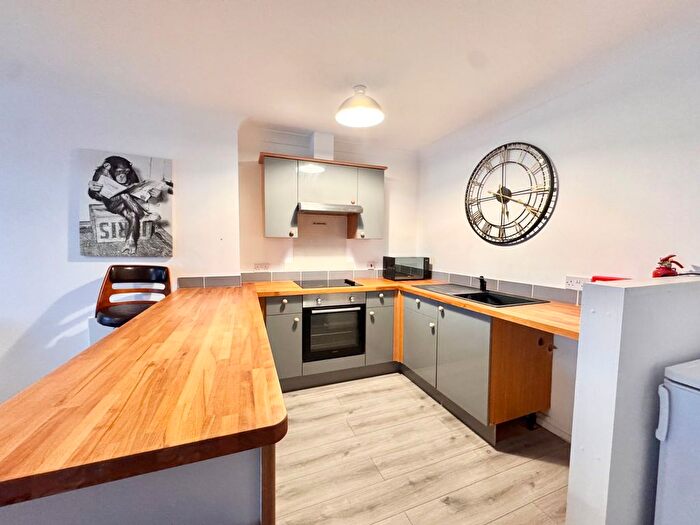 1 Bedroom Flat To Rent In High Street, Broadstairs, Kent, CT10