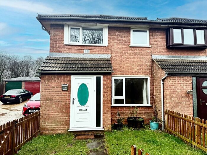 3 Bedroom End Of Terrace House To Rent In Favell Drive, Furzton, Milton Keynes, MK4