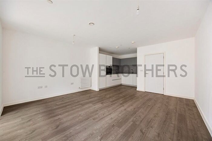 2 Bedroom Flat To Rent In Malt Court, Walthamstow, E17