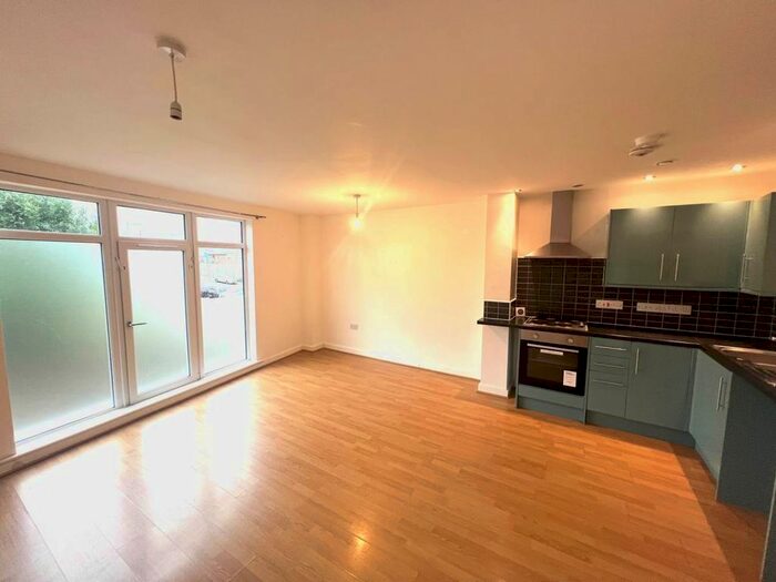 2 Bedroom Flat To Rent In Heelis Street, Heelis Street, S70