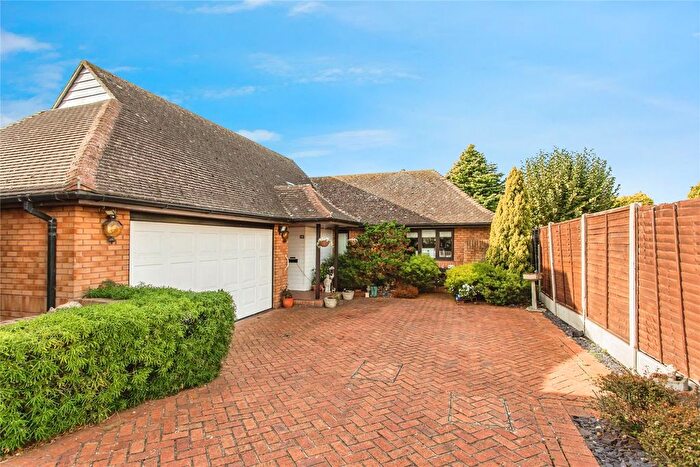 2 Bedroom Bungalow For Sale In Noredale, Southend-On-Sea, Essex, SS3