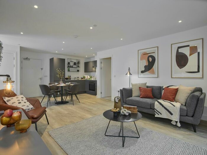 2 Bedroom Apartment To Rent In Pin Yard Leeds, LS11