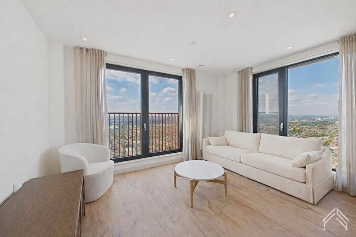 2 Bedroom Flat To Rent In Selborne Road, London, E17