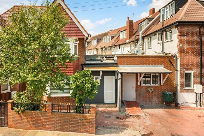 Studio To Rent In The Triangle, Kingston Upon Thames, KT1