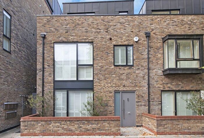 4 Bedroom Property To Rent In Upham Park Road, Chiswick, W4