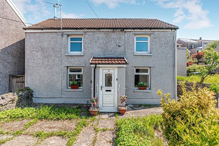 2 Bedroom Detached House For Sale In Llantrisant Road, Graig, Pontypridd, CF37