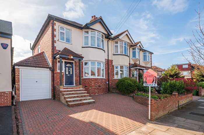 3 Bedroom Semi Detached House For Sale In Charldane Road, London, SE9