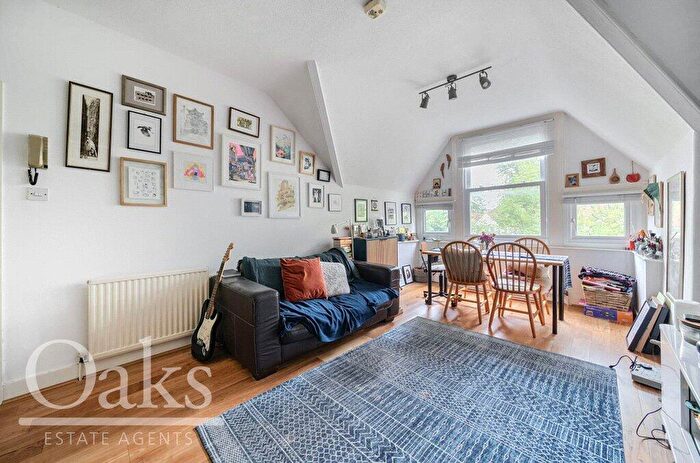 1 Bedroom Apartment For Sale In South Norwood Hill, South Norwood, SE25