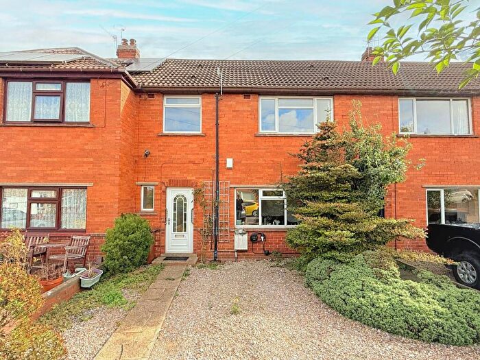 3 Bedroom Terraced House For Sale In Hollin Park Road, Calverley, Pudsey, LS28